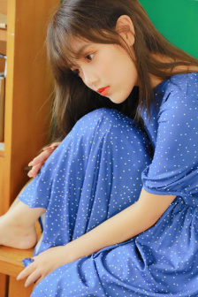 我靠美颜稳住天下小说